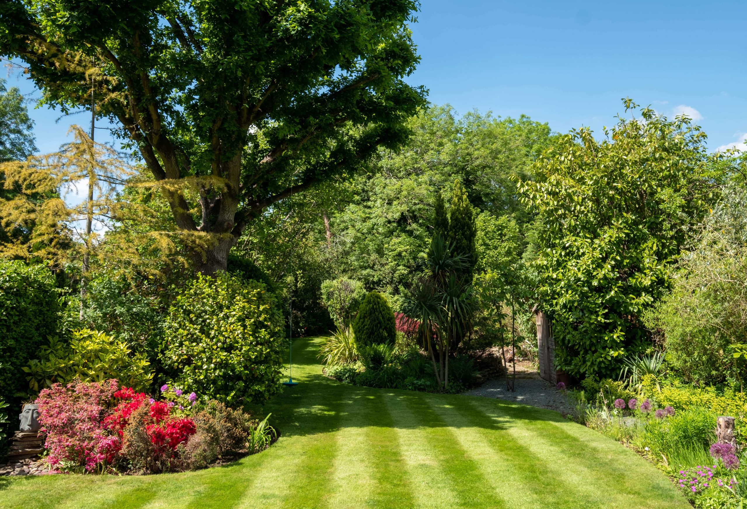 Garden Gardeners Esher KT10